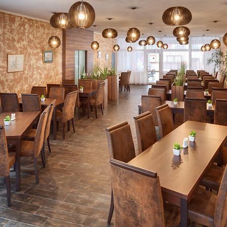 Hotel Atlas เบเนชอฟ ภายนอก รูปภาพ
