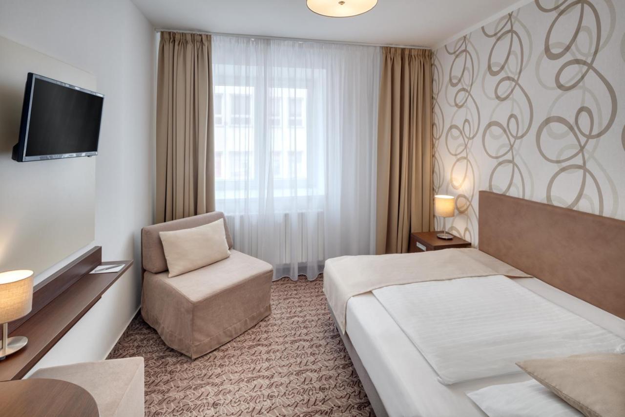 Hotel Atlas เบเนชอฟ ภายนอก รูปภาพ